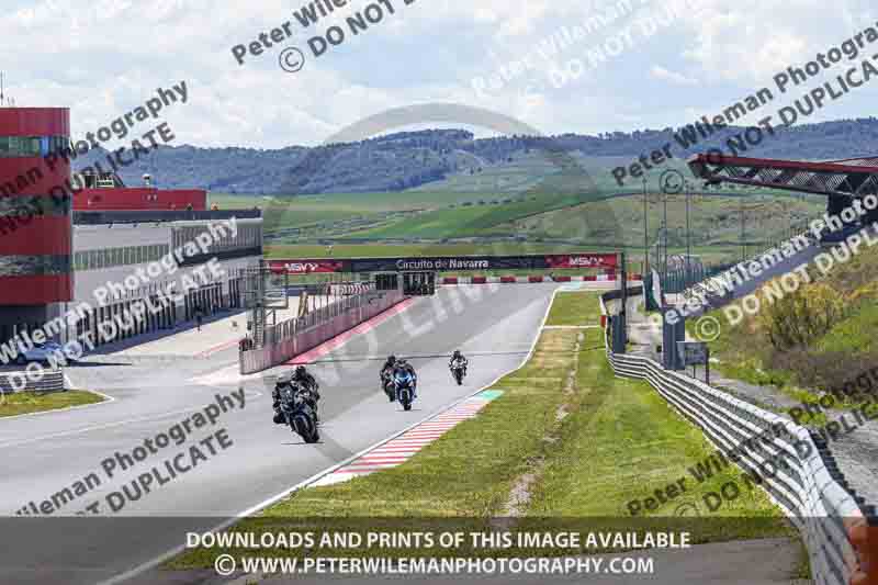 cadwell no limits trackday;cadwell park;cadwell park photographs;cadwell trackday photographs;enduro digital images;event digital images;eventdigitalimages;navarra;no limits trackdays;peter wileman photography;racing digital images;trackday digital images;trackday photos